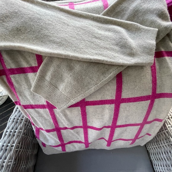 J.Crew Women’s small Beautiful bright pink/light tan merino wool blend sweater - Picture 3 of 7